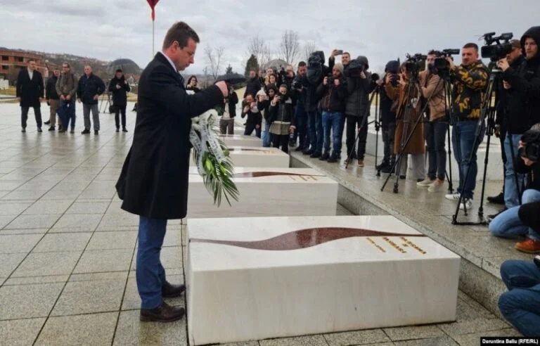 Avokati i Sanduloviqit, që bëri homazhe në Prekaz, thotë se sërish u ndalua për 4 orë me urdhër të BIA-s