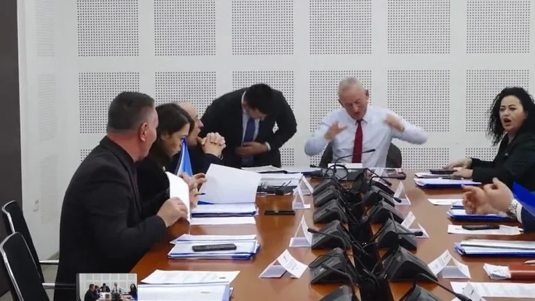 “A s’je ti në burg a?”-Deputetja e LDK-së bën shaka kur sheh Pal Lekajn në Komision (Video)