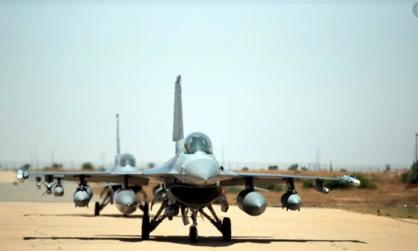 Shtetet e Bashkuara fillojnë sulmet ndaj grupeve paraushtarake në Irak dhe Siri