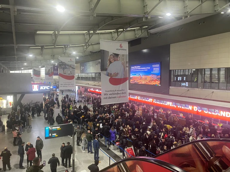 Mbi 3.4 milionë udhëtarë fluturuan përmes aeroportit të Prishtinës gjatë vitit 2023