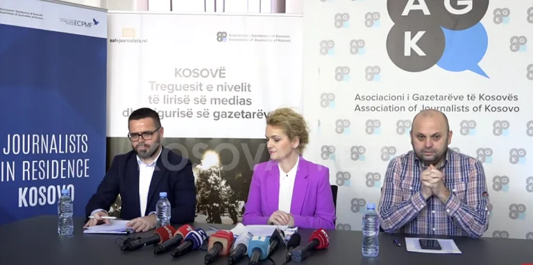 Qeveria Kurti lëshon kthetrat ndaj mediave: Projekligji synon t’i fusë nën kontroll mediat online, parasheh gjoba deri në 40 mijë euro