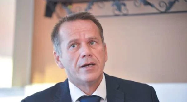 Avni Arifi fordert Rücktritt von MP Paul Lekaj