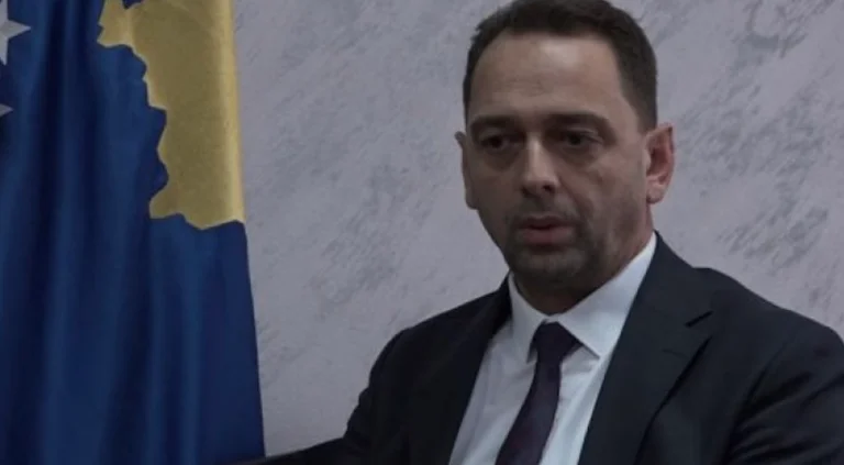 “Unë nuk frikësohem”- reagon kryetari Skenderajt pas dyshimeve për shantazhim ndaj tij