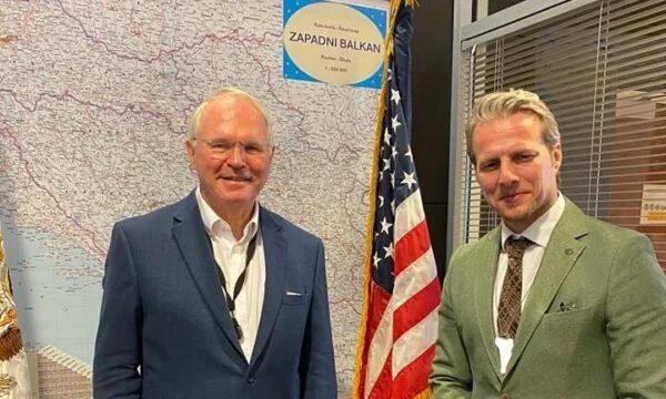 Hill besucht Presevo morgen, erwartet bei einem Treffen von Arifi