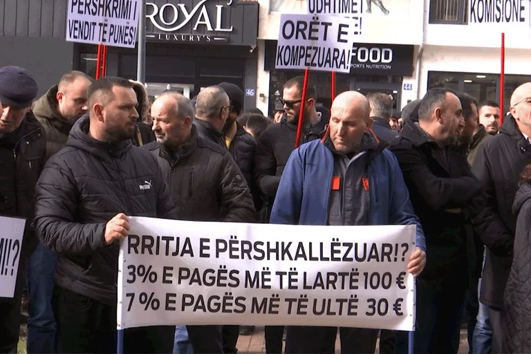 Les travailleurs de COST protestent, demandent de meilleures conditions de travail