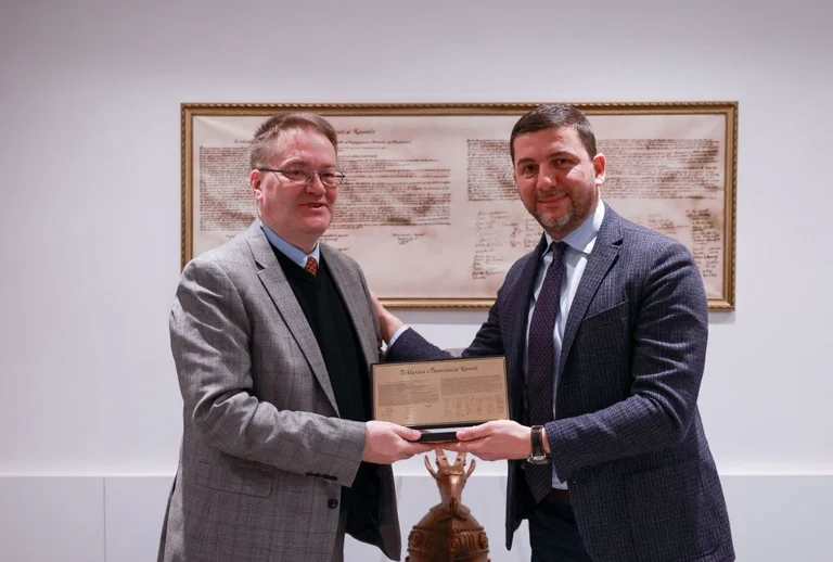 Abbott for meeting with Krasniqi: Discussing Kosovo's Euro-Atlantic perspective
