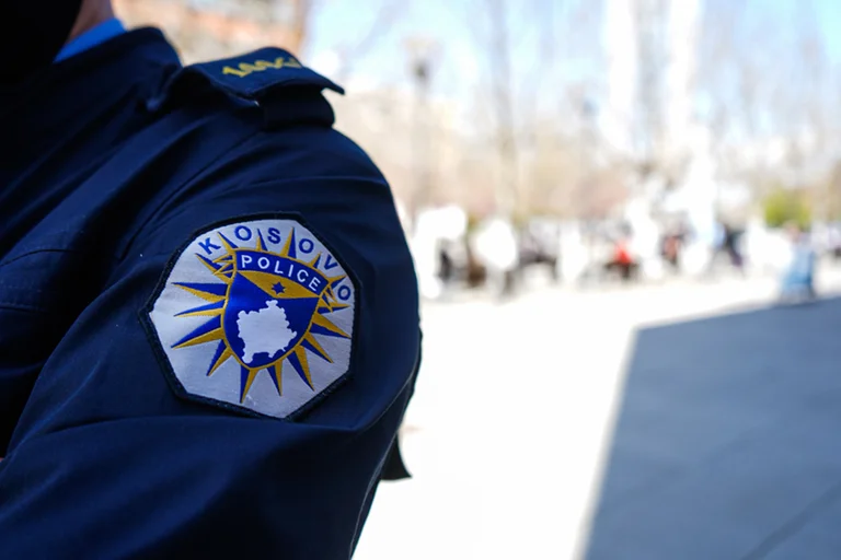 Rrahu motrën, arrestohet i mituri në Prishtinë