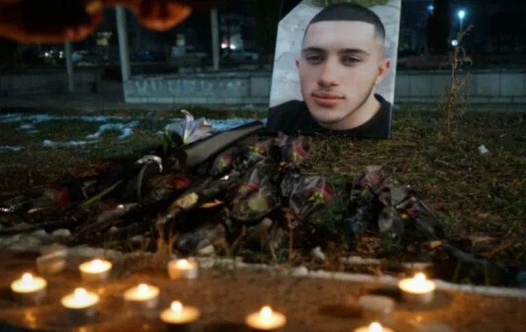 “Besa” en tuant des jeunes à Podujevo: Hoxha dit qu'il est temps d'intervenir, l'avocat invite la police à traiter avec lui.