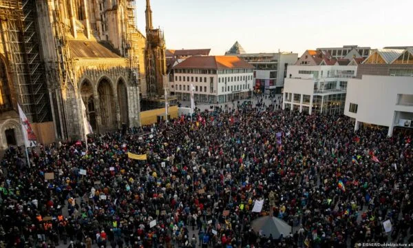 Germans protest plan to expel foreigners