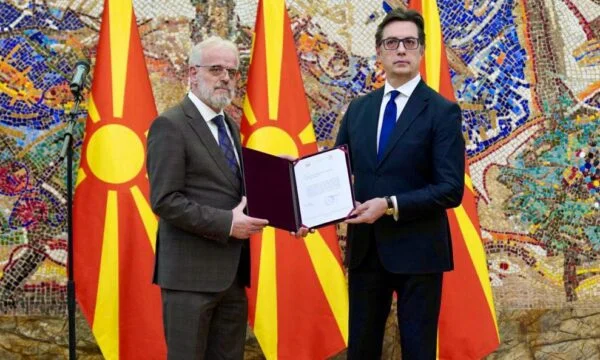 Pendarovski erteilte dem Xhaferi das Mandat: Selbst als Premierminister werde ich ehrlich arbeiten