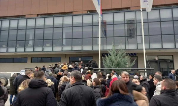 Over 4 thousand signatures of the north petition at CEC