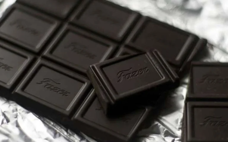 Surprising chocolate treatment among the seven main foods that help lower cholesterol