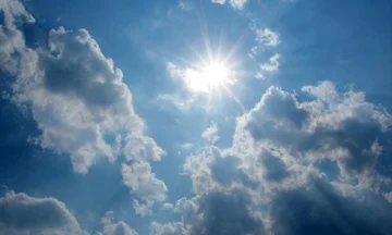 Moti sot: Vranët, shi dhe rrufe – temperaturat deri në 23 gradë Celsius