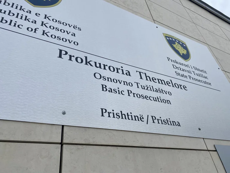 A főügyészi verseny, az ügyészi hivatal ügyésze hajlamos a szakmai hírnév megsértésére.