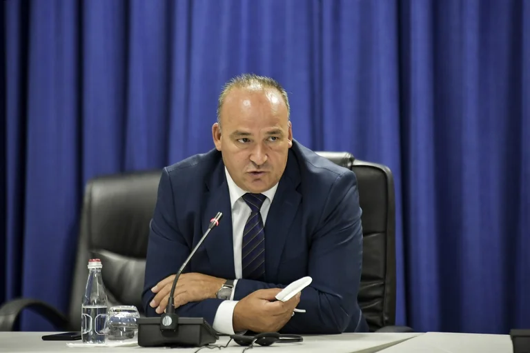 “shocked a tutti noi con le circostanze della morte