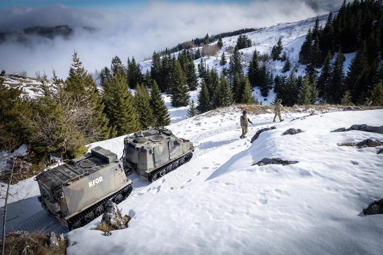 Northern border patrolled by NATO forces, these are powerful states that increased their presence in Kosovo