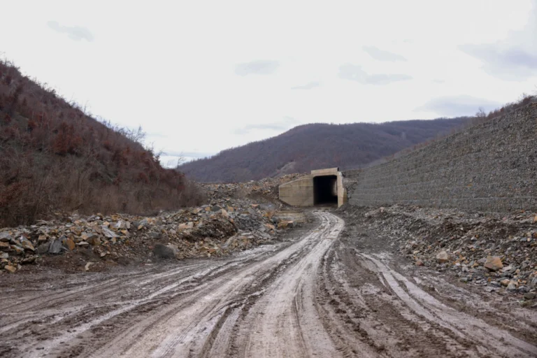 It was expected to be completed in 2023: Pristina-Gylan highway construction site with slobs