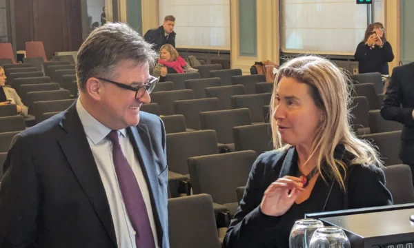 Lajcak trifft auf den ehemaligen Chef Negotiator Federica Moghrini