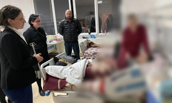 Rizvanolli visits the two miners at Mitrovica Hospital: Despite eye injury, they have the will to return to work