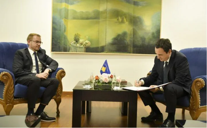 Scandal: Vizepremierminister Vokri ruft Skenderbeus Familie “prave”
