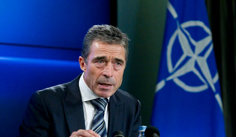 Ancien secrétaire de l'OTAN: Bruxelles, tenue d'intégrer le Kosovo, la Serbie dans l'UE, est la base de la paix et de la stabilité