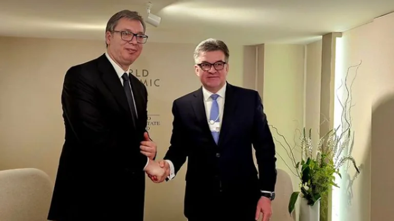 Lajcak declares after meeting with Vuciq: We spoke of urgent issues about dialogue with Kosovo