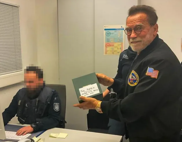 Arnold Schwarzenegger arrestato all'aeroporto di Monaco