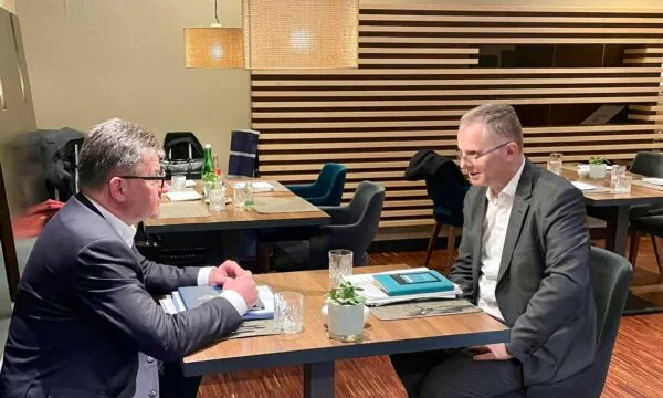 Bislimi e takon para Kurtit, Lajçak thotë se u pajtuan që zbatimi i marrëveshjes është urgjent