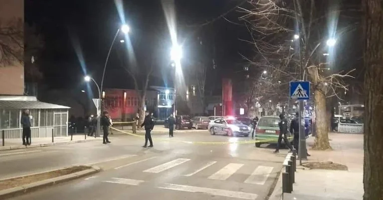 Shpërthim në Veri të Mitrovicës: lëndohen dy persona, dëmtohen disa vetura