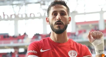 Türkei verhaftet israelischer Fußballspieler, der Unterstützung für Geiseln in Gaza drückt