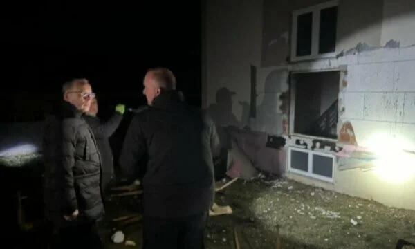 Shpërthimi në Kçiq: Komuna e Mitrovicës ndan 20 mijë euro për familjen Brahimi
