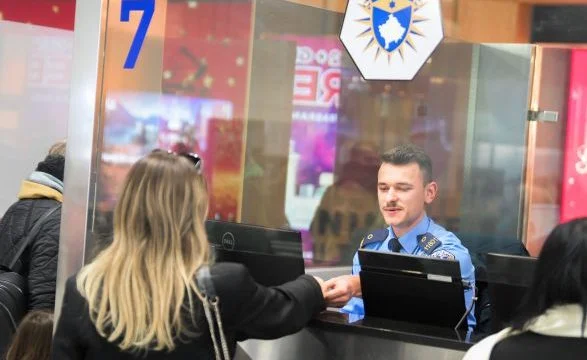 Media zvicerane për liberalizimin: Kosovarët kanë rezervuar biletat për të vizituar familjarët në Zvicër