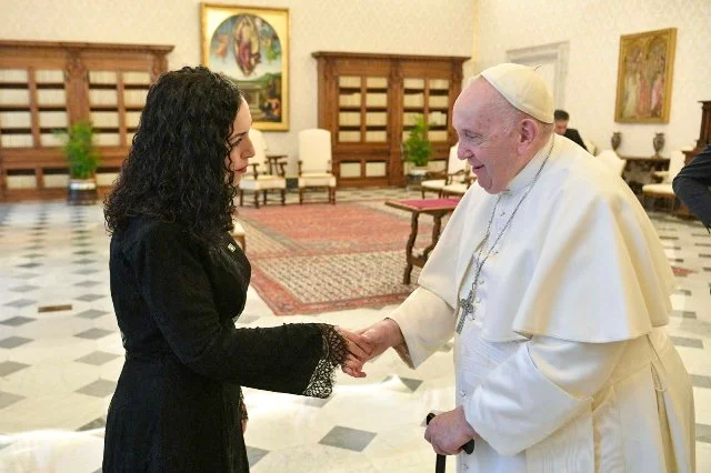 Presidentja Osmani njofton se Kosova ka hapur misionin special në Selinë e Shenjtë