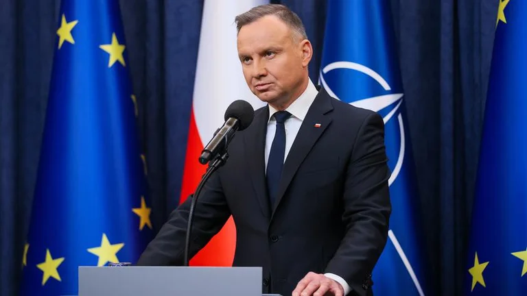 Presidenti i Polonisë do të falë ministrat e burgosur të ish-qeverisë