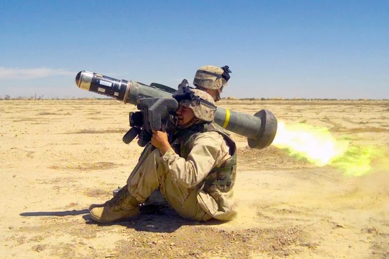 “Associated Press”: Serbia e zhgënjyer me shitjen e mundshme të raketave “Javelin” për Kosovën