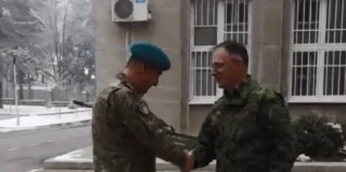 Le commandant de la KFOR rencontre le chef de l'armée serbe