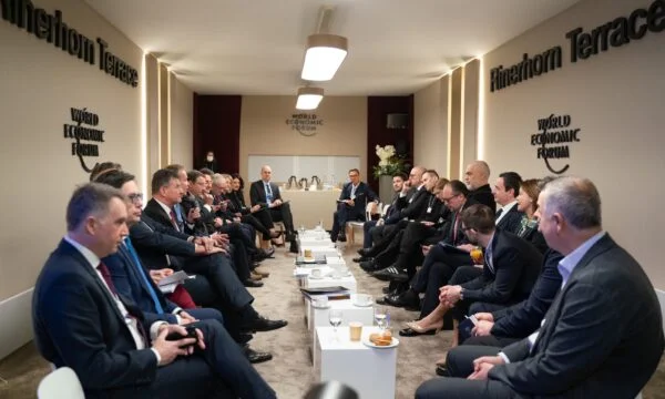 Kurti e Vuçiq pritet të marrin pjesë në Forumi Ekonomik në Davos javën tjetër