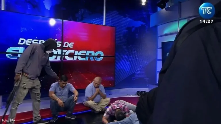 Ekuador: Persona të armatosur sulmojnë studion televizive gjatë transmetimit “live” (VIDEO)