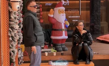 Buci et Santiana ont ignoré Gaius comme il partait, n'ont même pas salué (VIDEO)