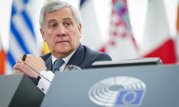 Ministri i Jashtëm italian: Na duhet një ushtri europiane