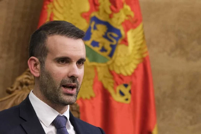 Reagon kryeministri i Malit të Zi pas rrahjes së tre shtetasve shqiptarë