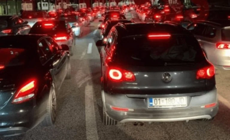 Mbi nëntë orë pritjet për të dalë nga Merdara