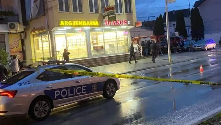 Grabitja e armatosur në Suharekë, gjashtë të arrestuarve u vazhdohet paraburgimi edhe për dy muaj