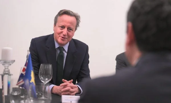 Cameron i tregon Kurtit për netët e gjata në takimet brenda BE’së ku kishte lobuar për njohjen e Kosovës