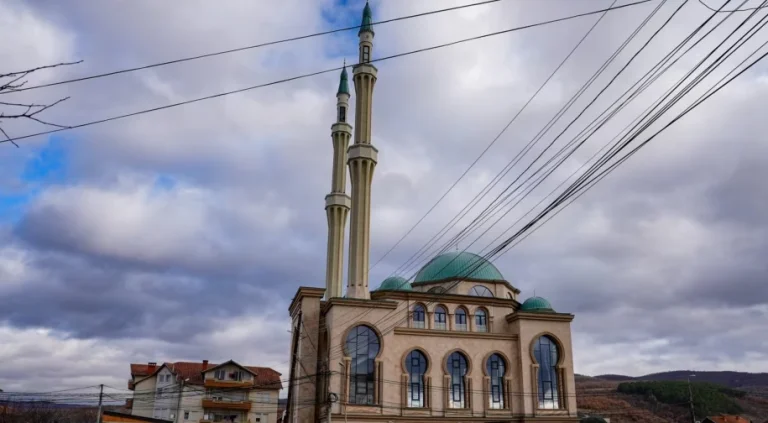 BIK distancohet nga aktiviteti që u zhvillua në një xhami në Prishtinë kundër festimit të vitit të ri