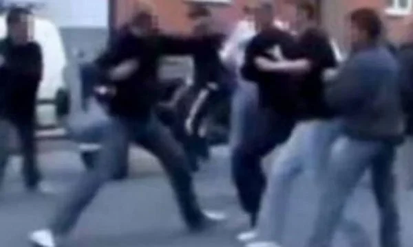 6 persona rrihen mes vete në Vushtrri, mosmarrëveshje rreth linjës së qarkullimit të minibusëve