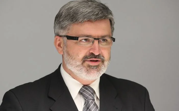 Ish-ministri slloven i mbrojtjes mirëpret liberalizimin e vizave: Avokuam ndër vite bashkë me PDK-në