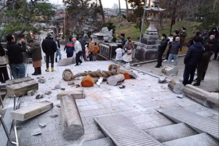 Japonia nën alarm për cunami, pas tërmetit me magnitudë 7.6