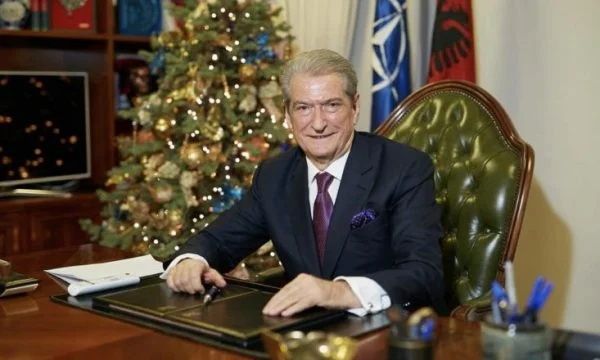 En el arresto domiciliario, Berisha desea Año Nuevo: Albania perdió mucho este año, quiero dar un mensaje de esperanza