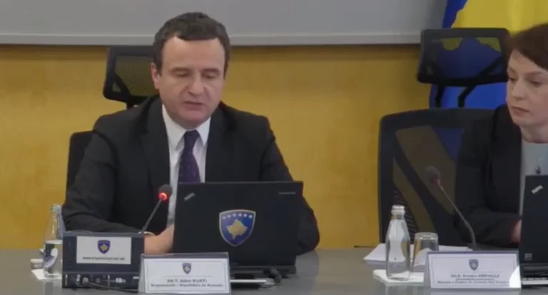Kurti per il riconoscimento delle targhe RKS dalla Serbia: Vucciqi